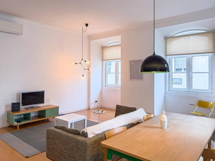 4 Rooms Home In Baixa Лиссабон Экстерьер фото