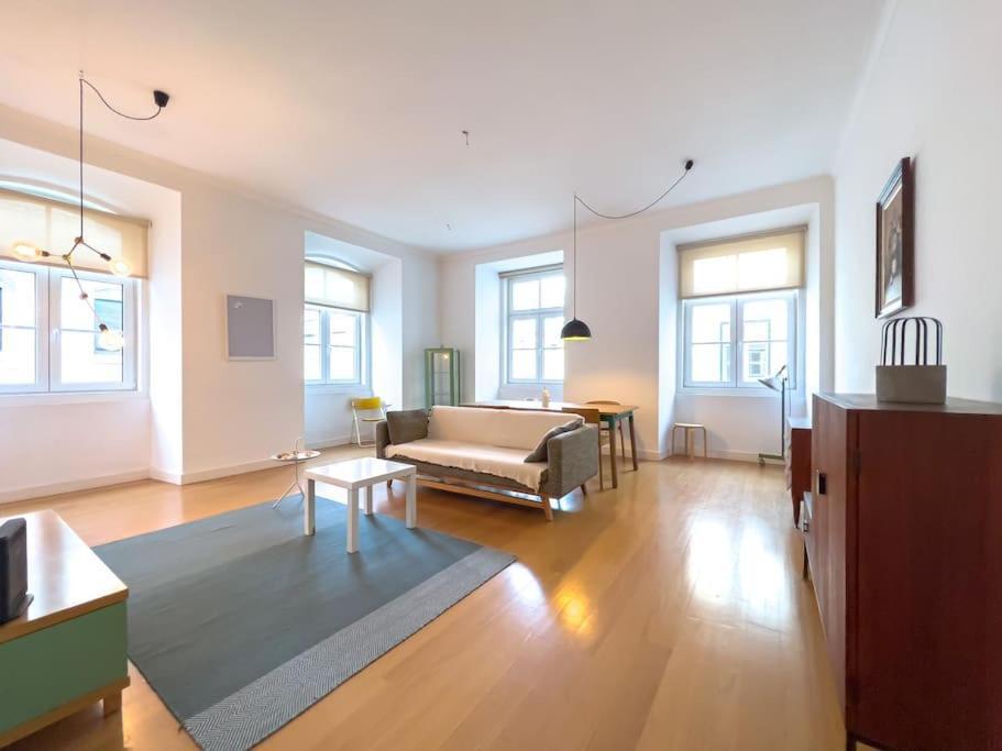 4 Rooms Home In Baixa Лиссабон Экстерьер фото